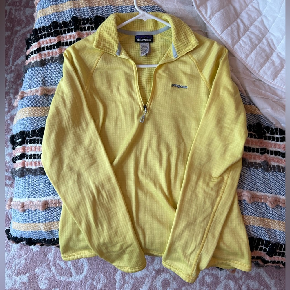 Women’s Yellow Patagonia Pullover Size M